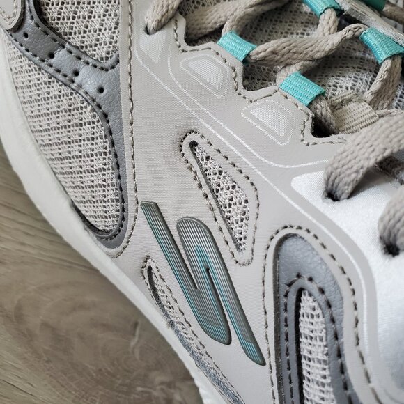 (LIKE NEW) Skechers GOrun Consistent Women's Running Shoes Sneakers Size 9.5 - Picture 11 of 12